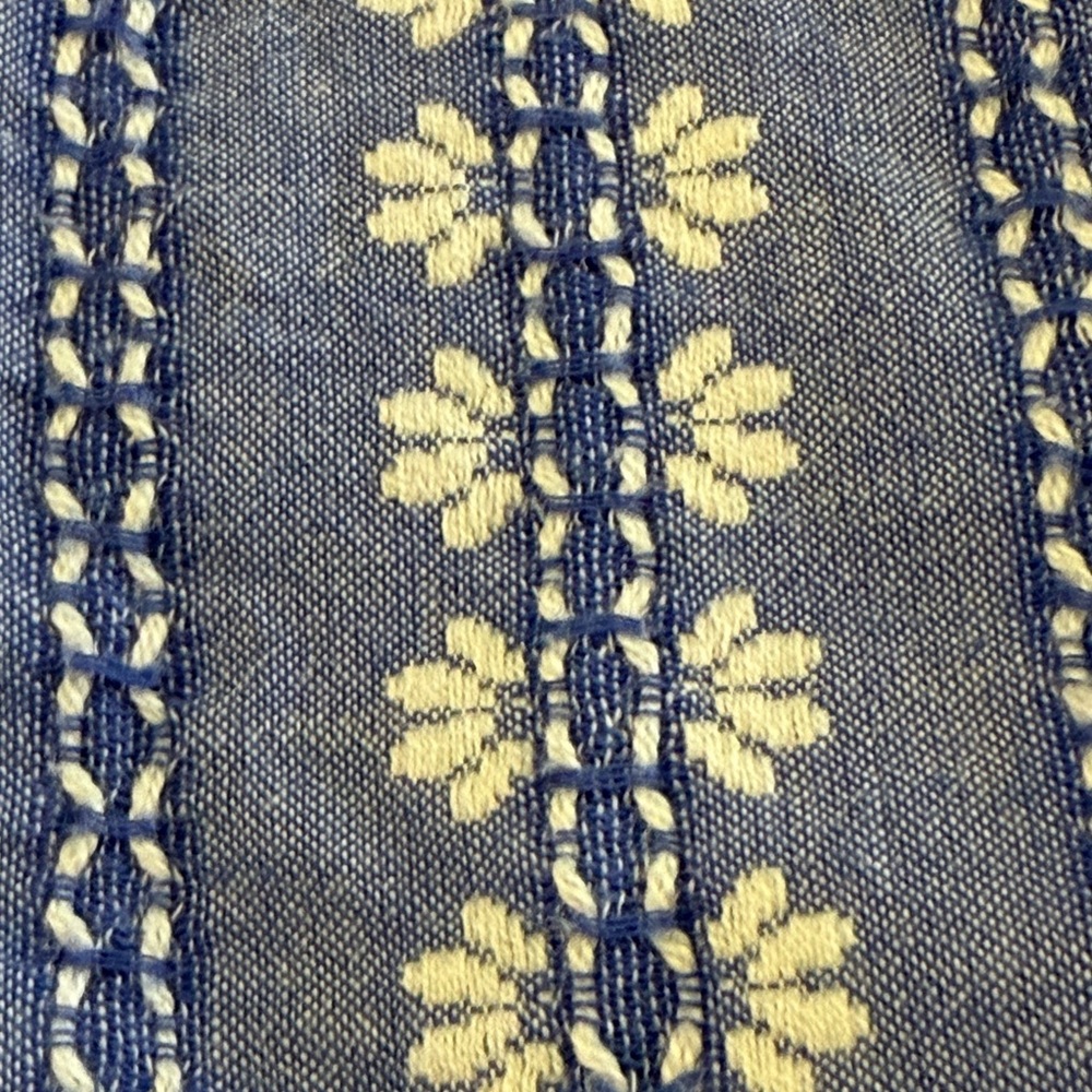 Loft Blue Denim/Linen Style Puff Sleeve Embroidered Blouse Size Medium - Picture 10 of 10